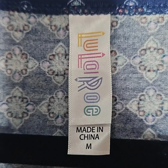 LuLaRoe Classic Tee Navy Geometric Size Medium - Picture 6 of 10
